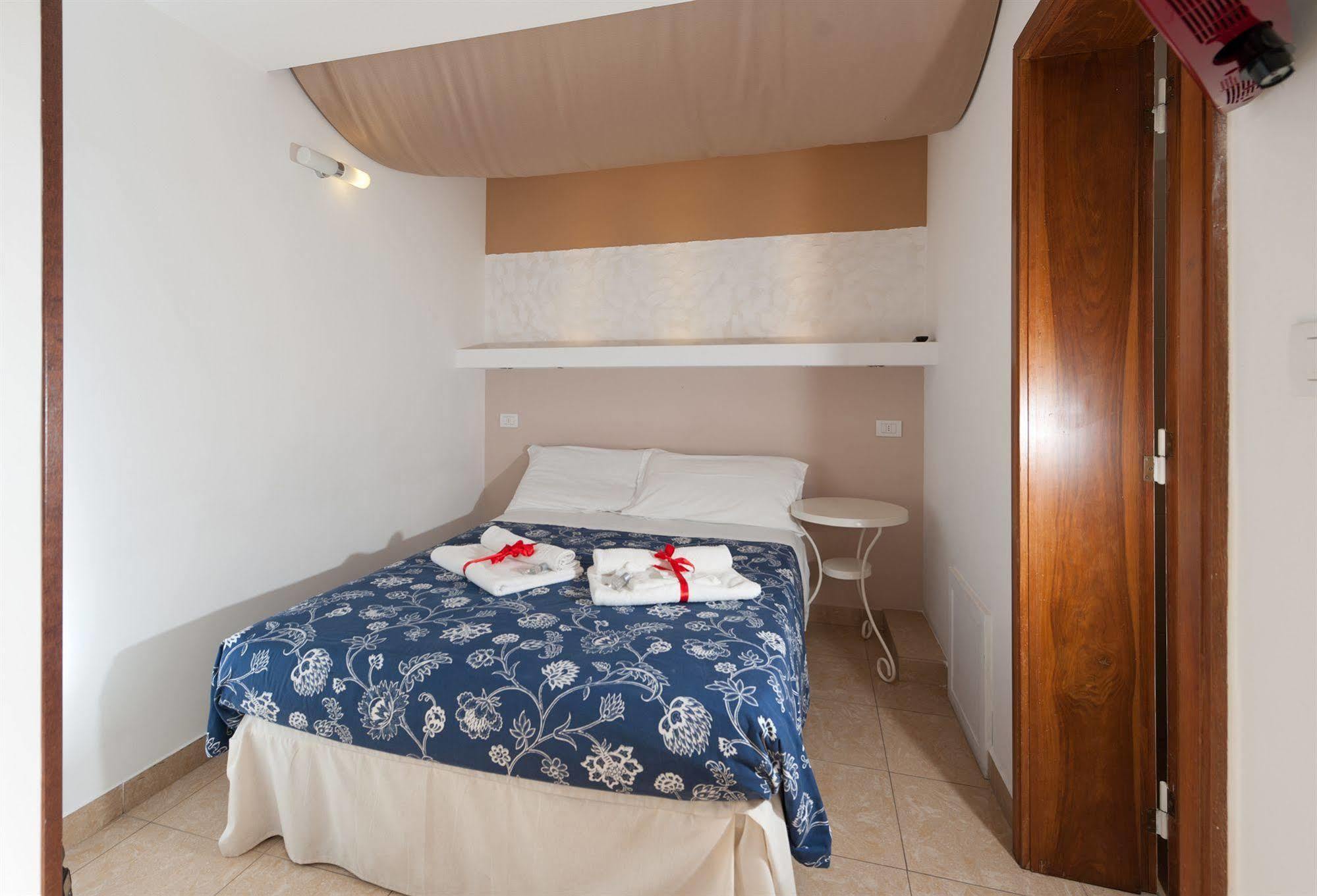 H Central Lecce Exterior photo