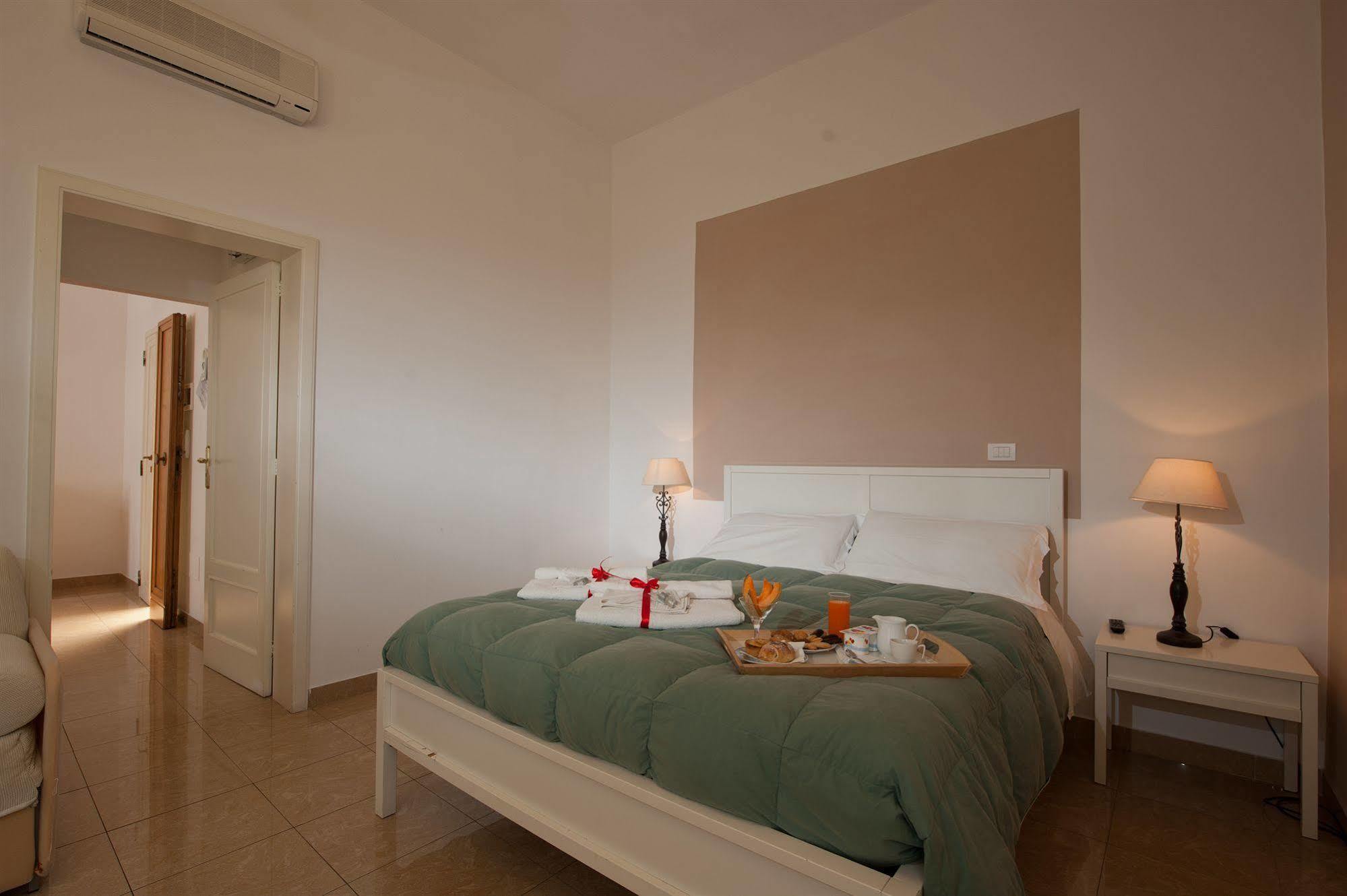 H Central Lecce Exterior photo